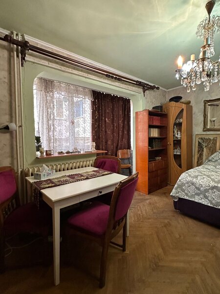 Titan, Metrou, 4 camere decomandate in sector 3 cu metrou la 1 minut.